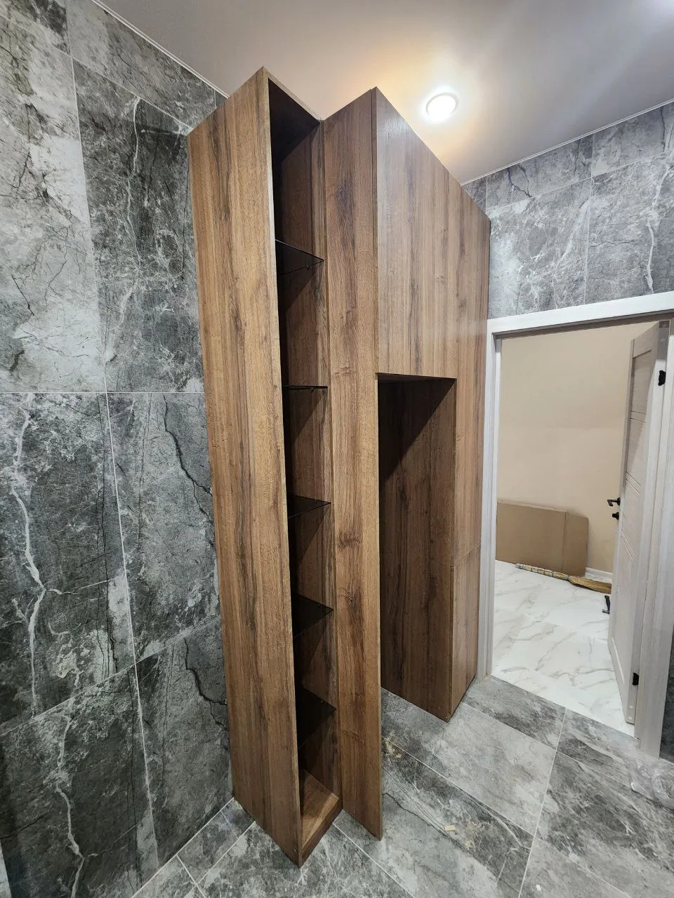 Пока собирается кухня.