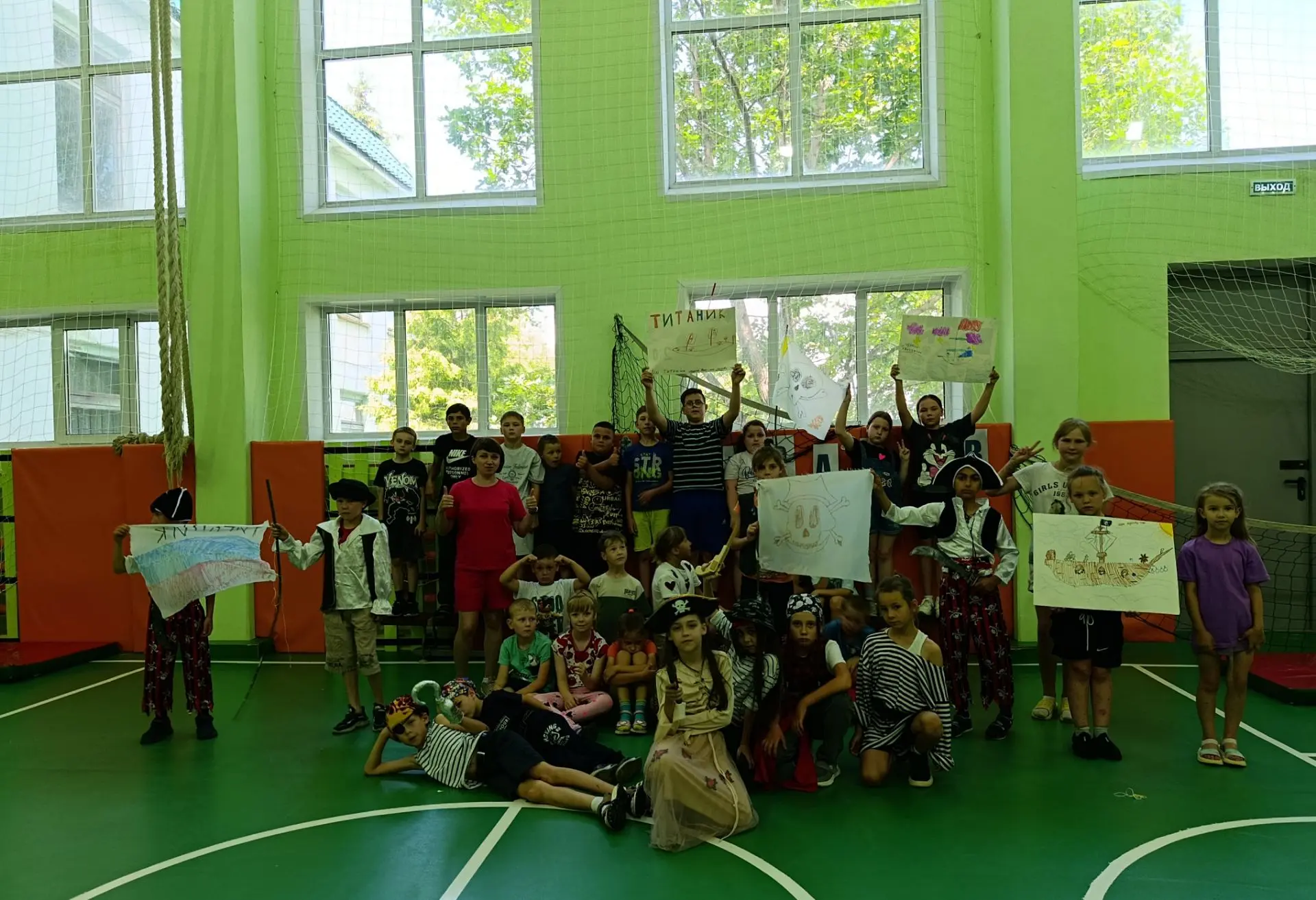 4 ДЕНЬ В ЛАГЕРЕ: ПОЛНОЕ ПИРАТСКОЕ ПОГРУЖЕНИЕ! 🦜☀️

Йо-хо-хо! 👋 Сегодня в нашем лагере прошёл не об