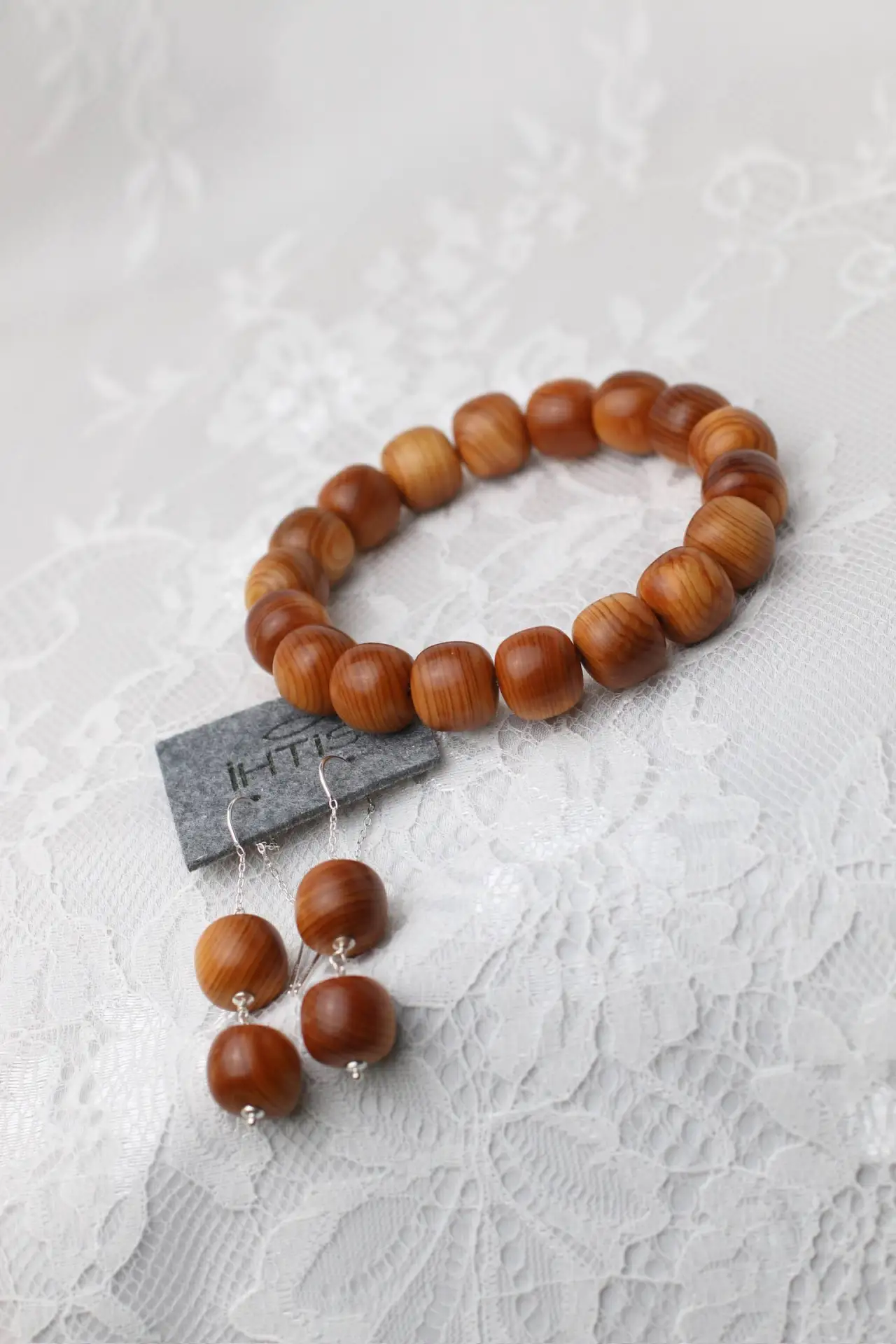 Есть что-то особенно красивое в украшениях, которые словно продолжают друг друга🤍