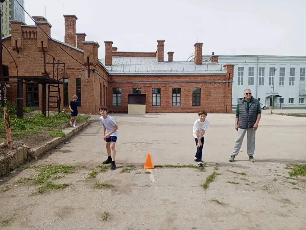 🏋️‍♂️ Продолжаем сдавать нормативы ГТО: золото — наш выбор! 🥇 Движение — жизнь, а спорт — путь к усп