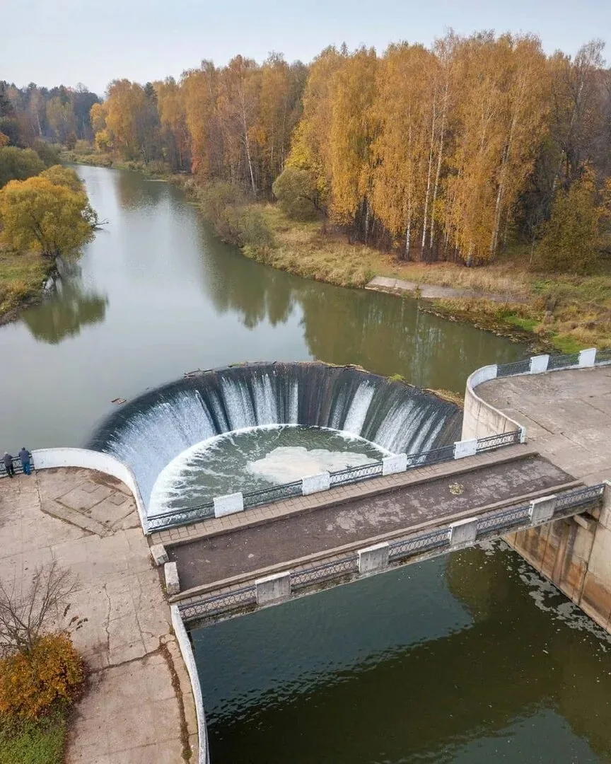 🌀 «Ярополецкая ГЭС: где история течёт вместе с водой!» 🌊