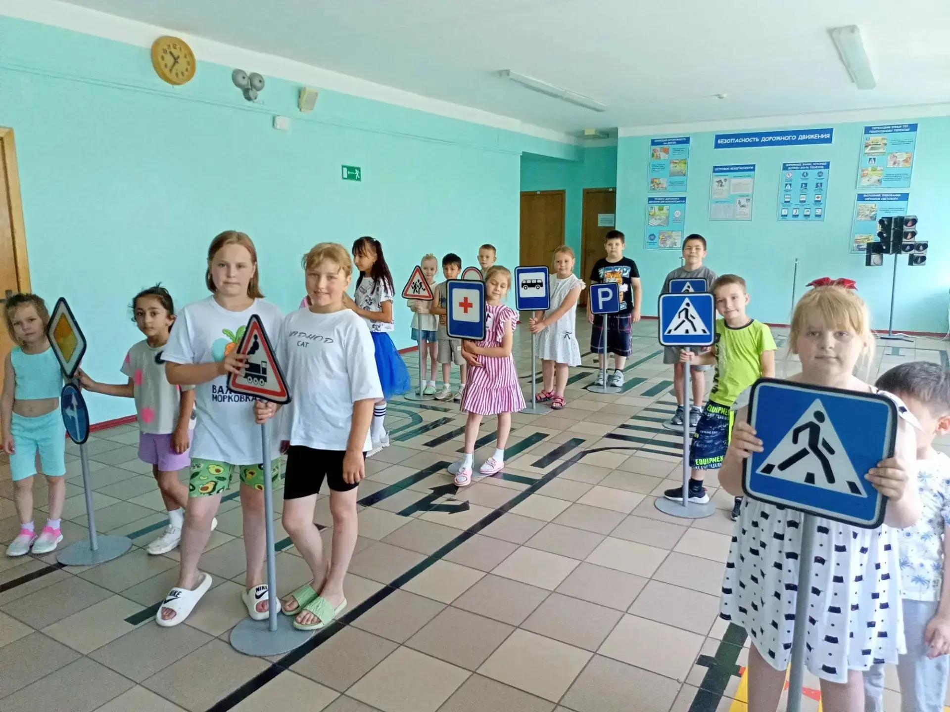Ещё один увлекательный день в  лагере "Город здоровья". 
Мы посвятили его играм. 
Ребят ждали настол