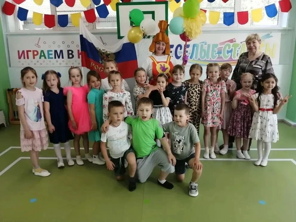 Наступило теплое лето,