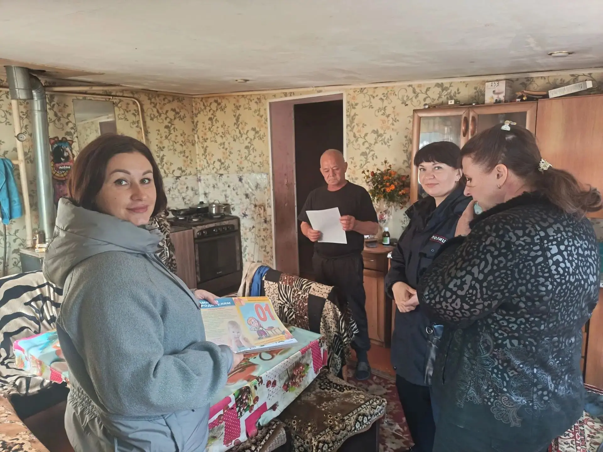 В Золотухинском районе прошел межведомственный профилактический рейд. В составе рабочей...