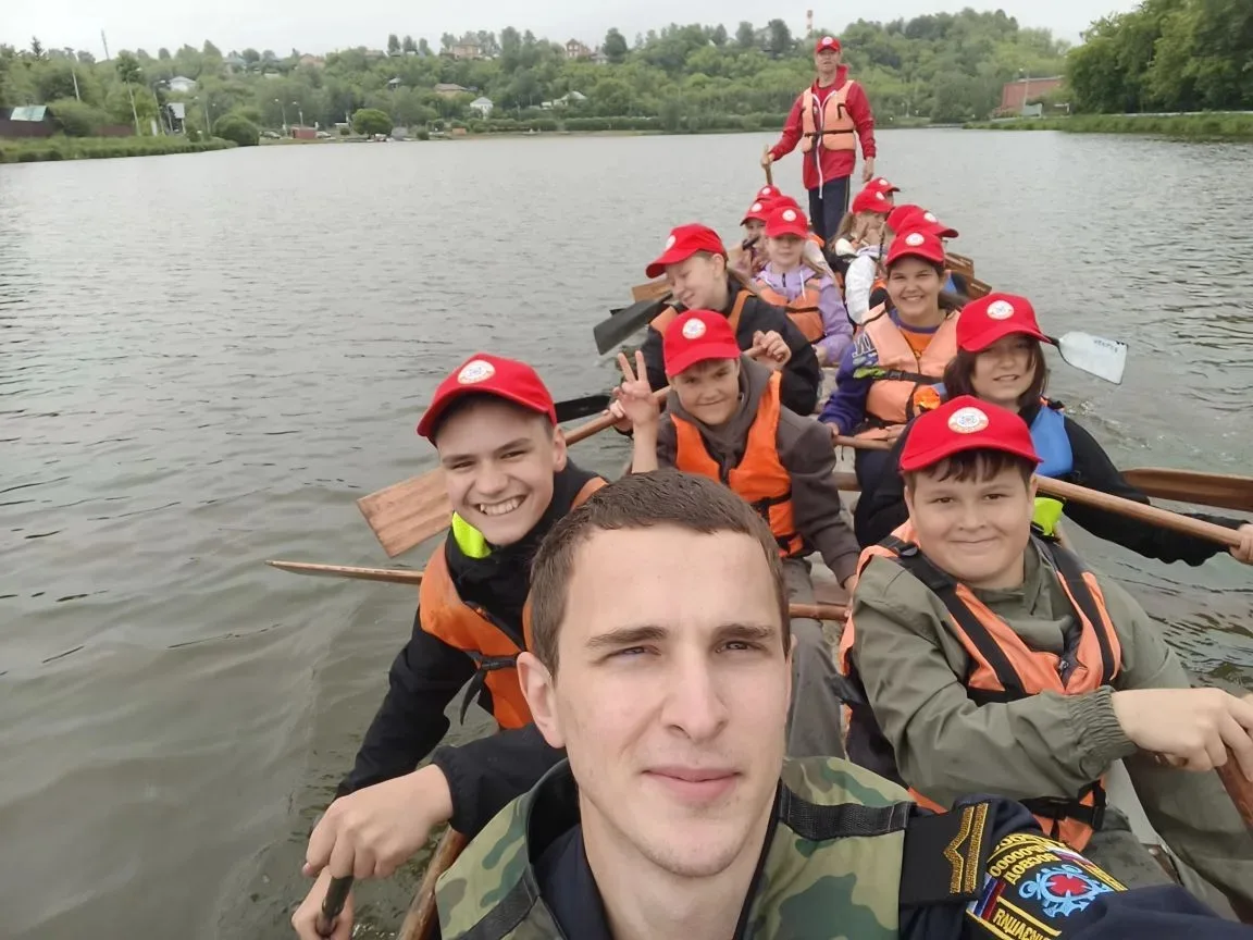 🇷🇺Продолжаются занятия военно-спортивного клуба "Экипаж-47". Сегодня на Мотовилихинск...