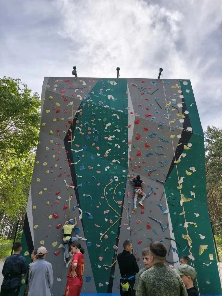 СТАРТ ЛЕТНЕЙ ПРОФИЛЬНОЙ СМЕНЫ «ОПЕРАЦИЯ АВАНГАРД» 🧗‍♂️🔥
Сегодня, на базе центра «Авангард» стартов