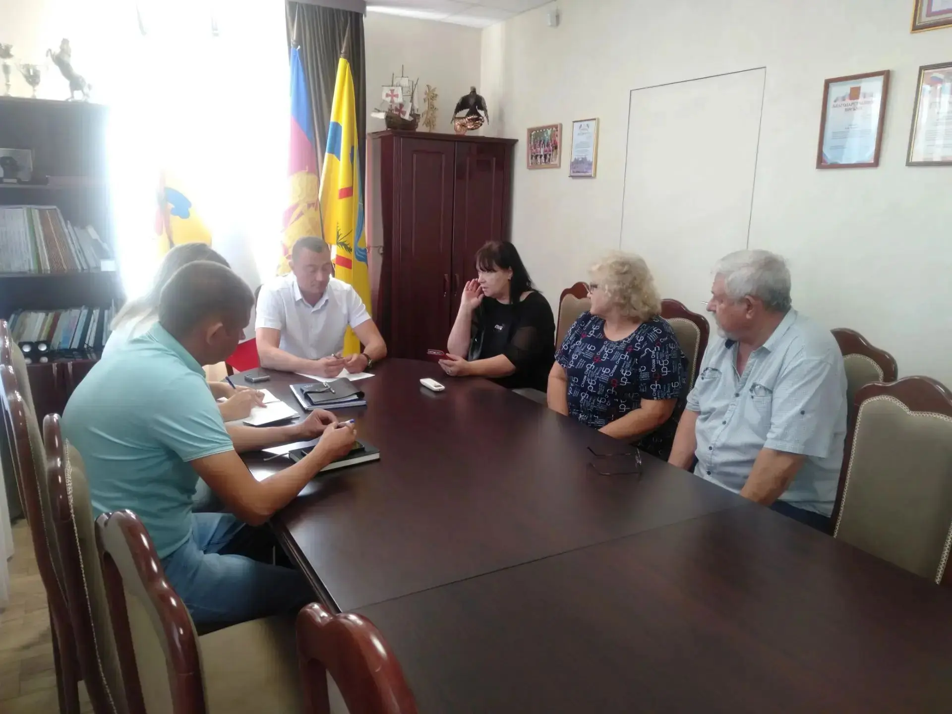 К главе Отрадненского сельского поселения Игорю Николаевичу Пересада обратились жители ...