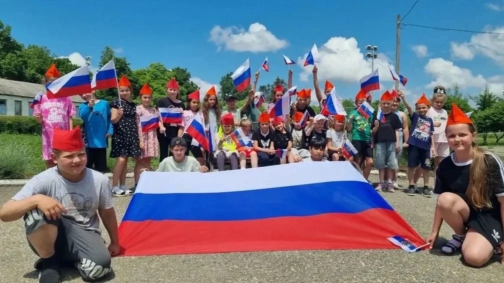 Государственный флаг Российской Федерации — один из главных символов страны, олицетворя...
