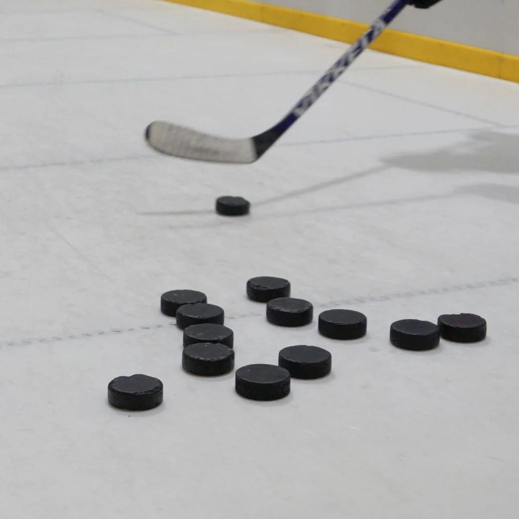 А вы знали, что хоккейная шайба — не такая простая, как кажется? 🏒🤔

Друзья, вы наверняка видели, 
