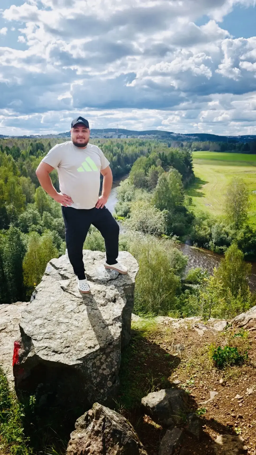 Ребята , даже и подумать не мог что в 30 км от меня находиться такая красота , водопад ...