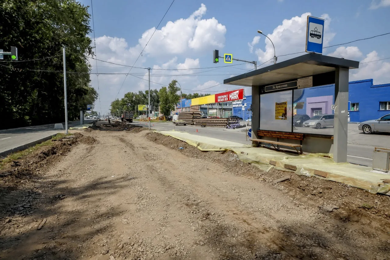 В Кировском районе начали менять трамвайные пути по улице Мира - старые уже демонтировали 🔥

Эти пу