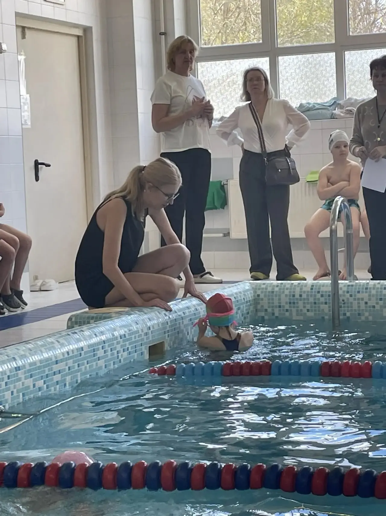 СЕНСАЦИЯ! НАШИ «Еноты» — В ТРОЙКЕ ЛУЧШИХ В РАЙОНЕ! 🏆

Вода кипела, соперники нервничали, а наши реб