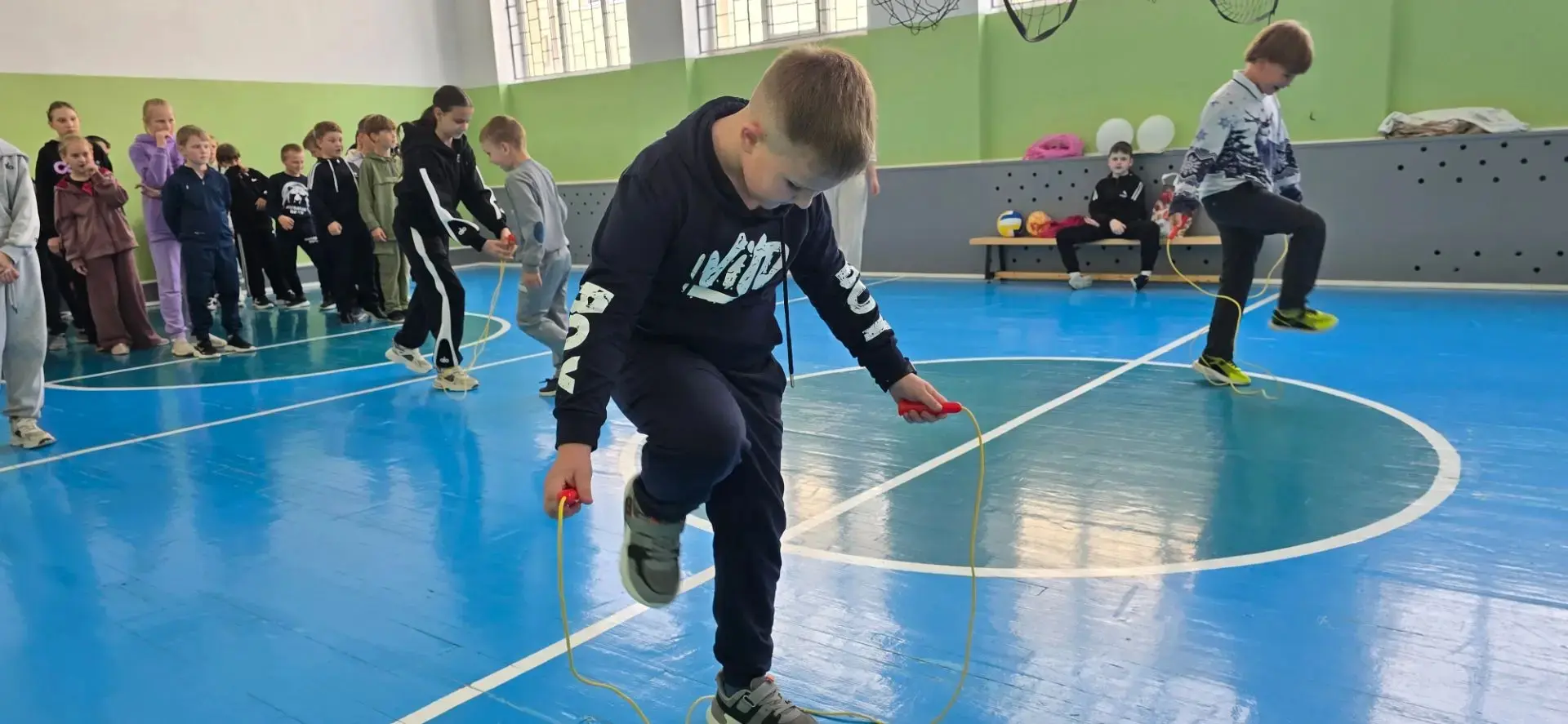 Спорт — лучшая альтернатива! 💪

В пришкольном лагере «Радуга» в рамках месячника антинаркотической 
