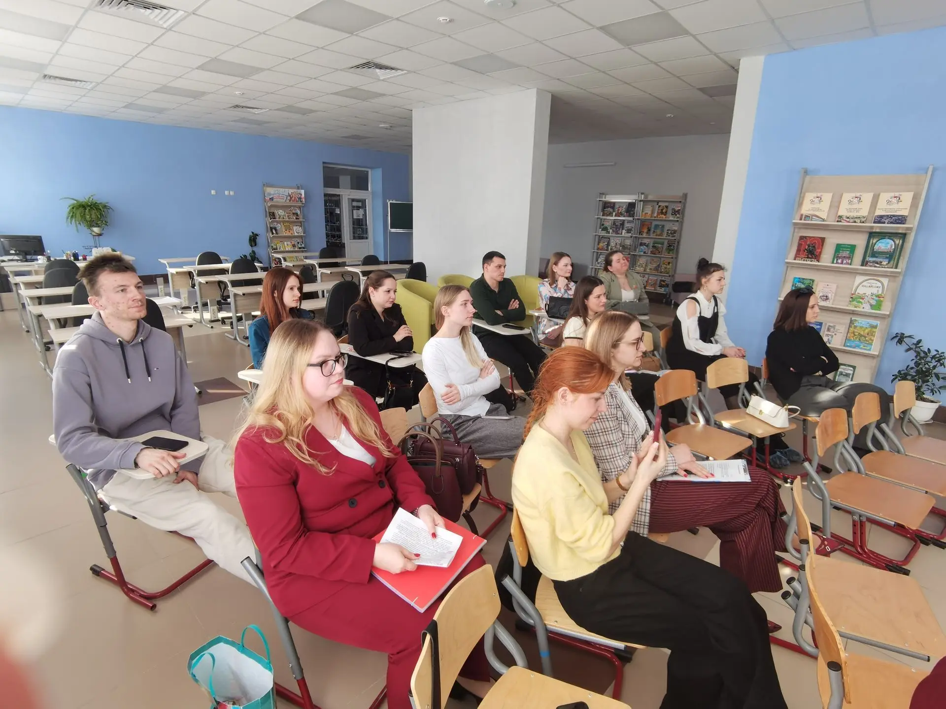 Молодые учителя Лицея Сальникова Анастасия Алексеевна, Сафонова Милана Андреевна и Милостивая Полина