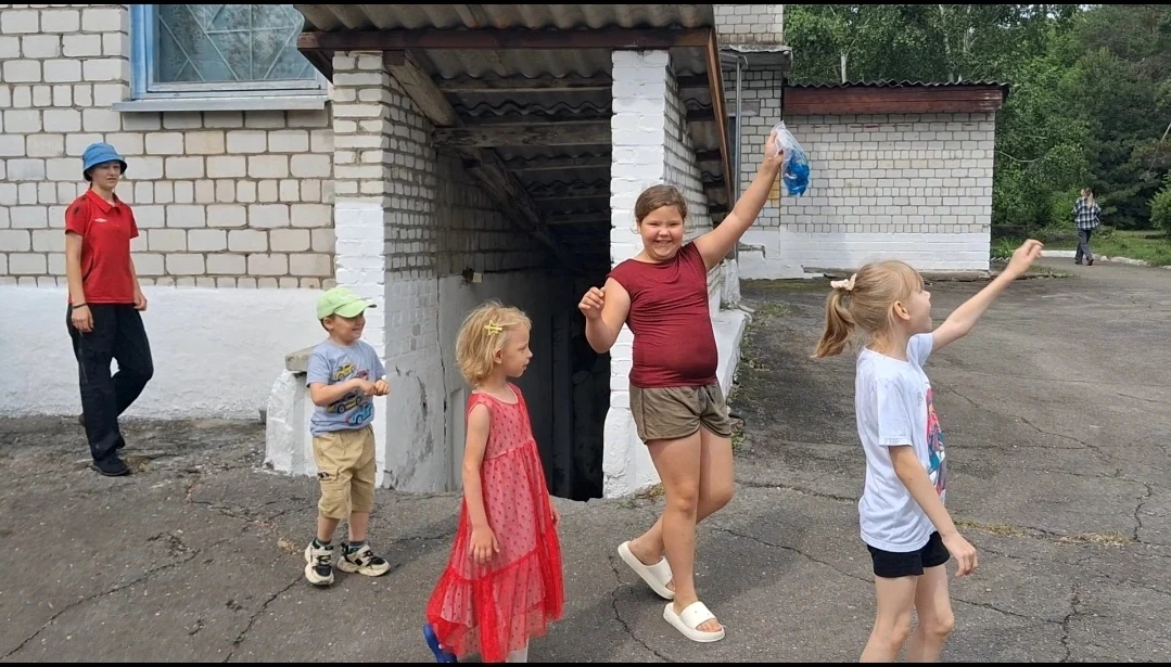 Вчерашний день в нашем летнем лагере стал настоящим праздником света, радости и добрых ...