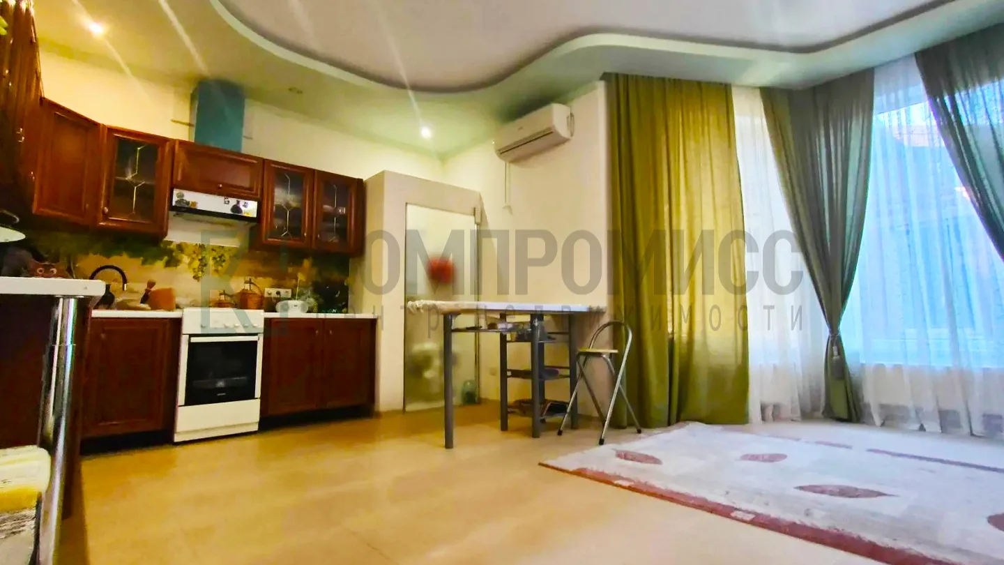 📍 Двухэтажный дом в станице Старокорсунская  🏠 Дом: ✅ 140,4 м², 2 этажа, 3 спальни ✅ Отличное жилое 