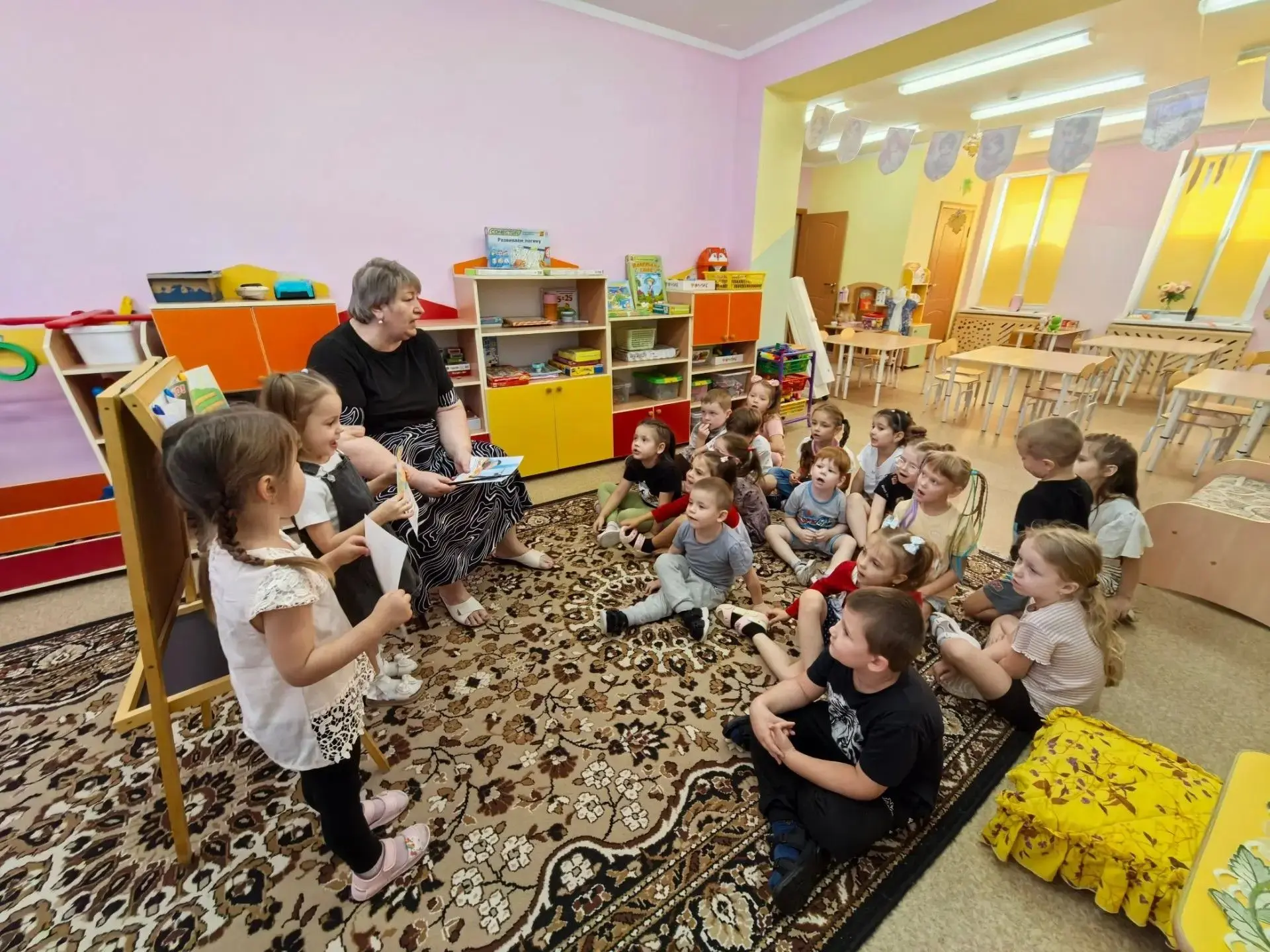 В старшей группе детского сада прошла тематическая беседа ко Дню солидарности в борьбе ...