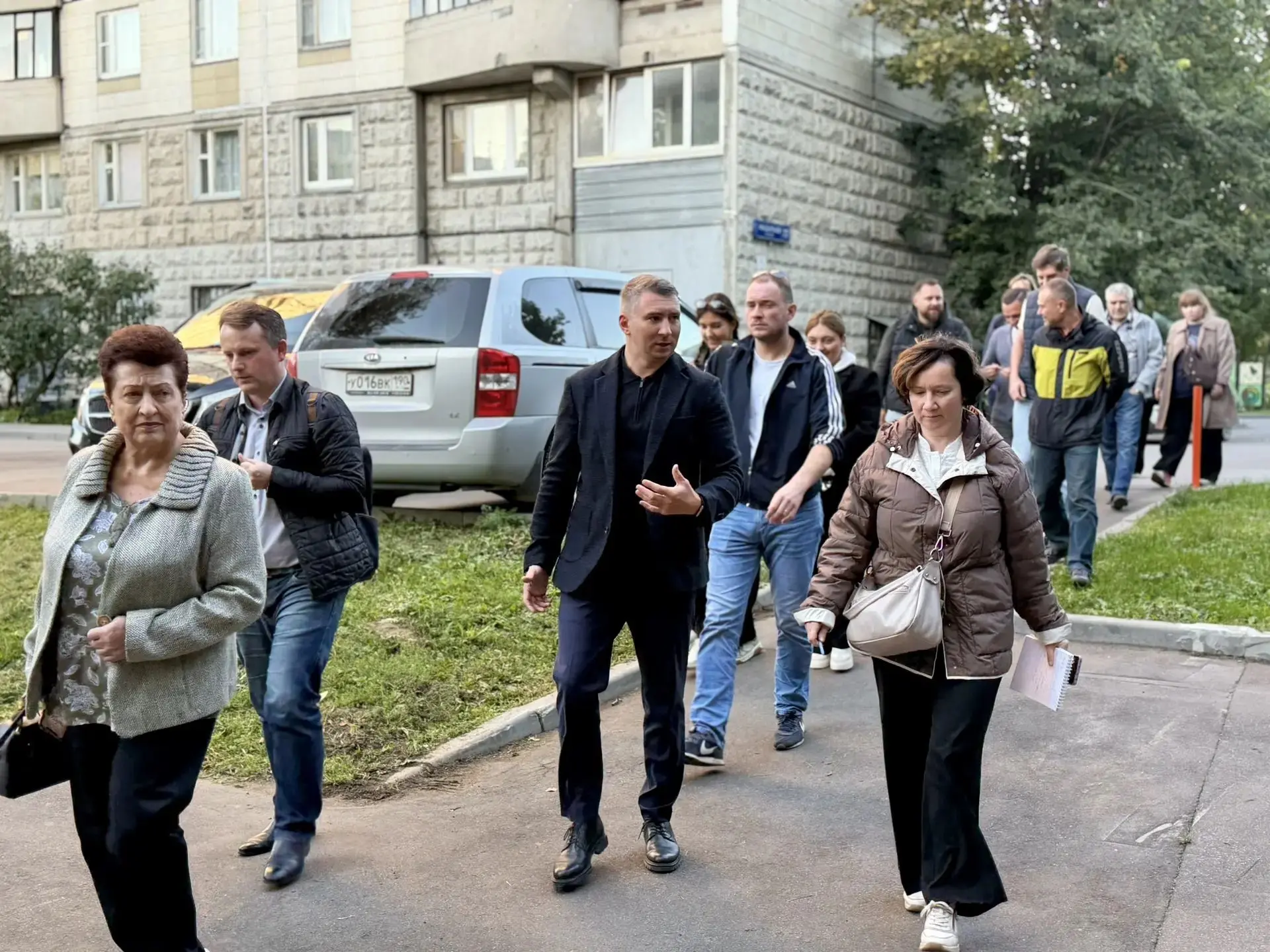 Глава управы Михаил Гайдаров провел плановый обход территории