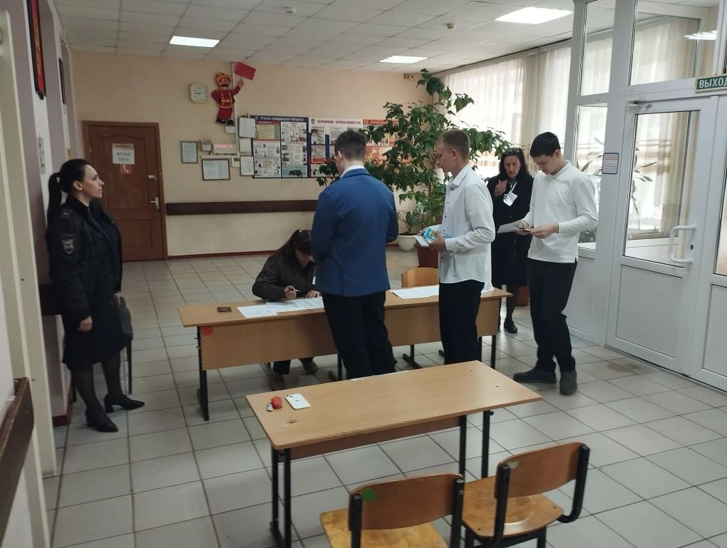 2 июня 2026 года стартовала основная волна ОГЭ по математике. 98 выпускников сдавали эк...
