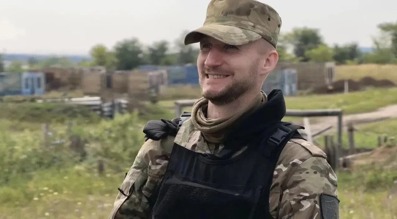 Герой России, выпускник первого потока «Школы героев» Максим Девятов проходит этап боев...