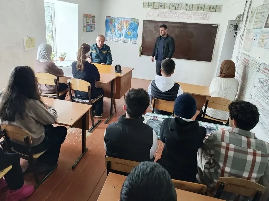 Сегодня гослесинспектор ГКУ "Касумкентское лесничество" Фарманов Заман Фарманович провё...