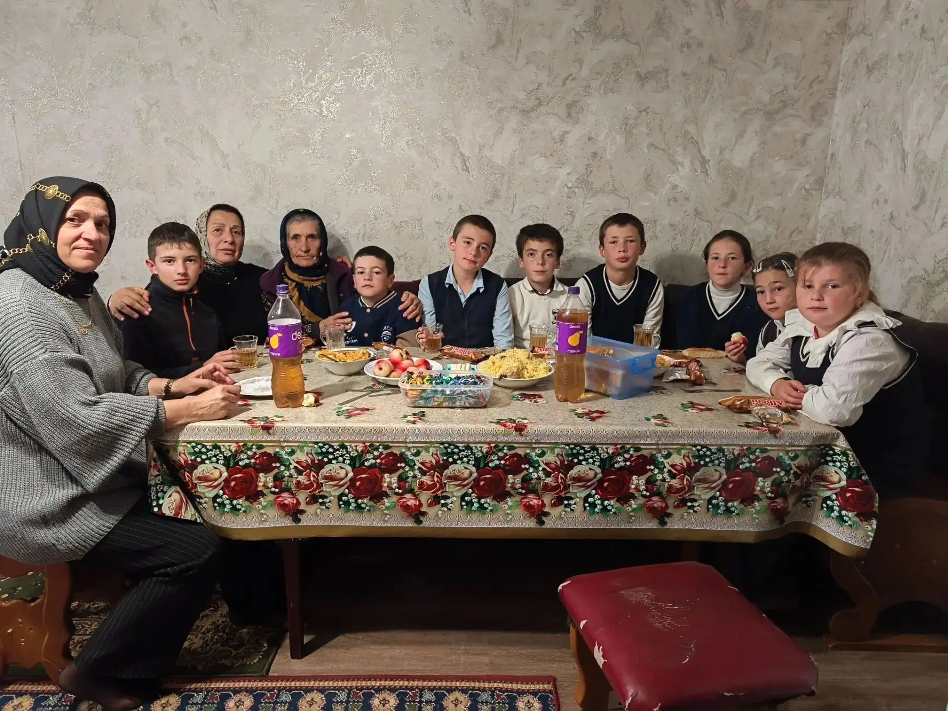 📢❤️‍🩹«Когда забота говорит громче слов: школа навестила старших жителей села»
