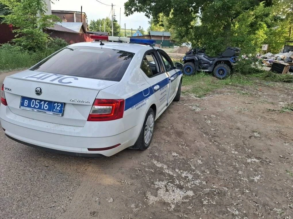 В Волжске (Марий Эл) автоинспекторы обратили внимание на подростка, катавшегося на квад...