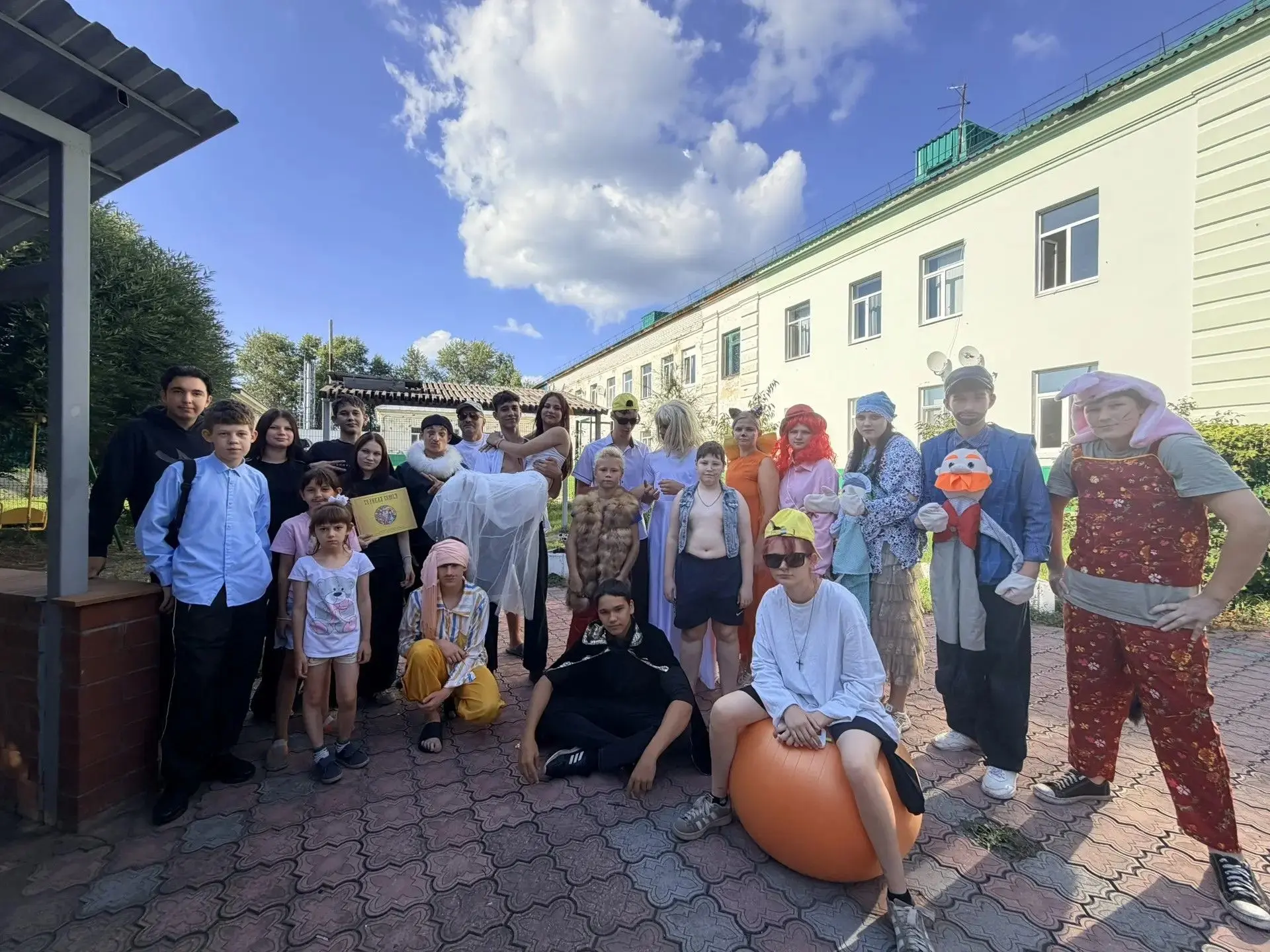В нашем доме было по-настоящему волшебно! Прошел фестиваль «Сказки на новый лад», и, ка...