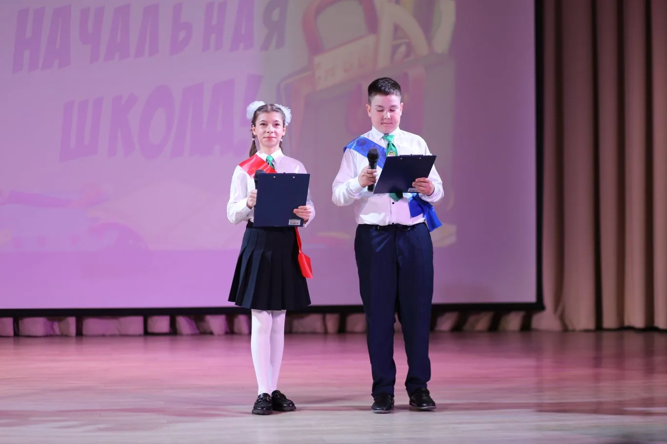 📣📣📣Сегодня в школе прозвенел один из самых трогательных и долгожданных праздников - Последний звонок