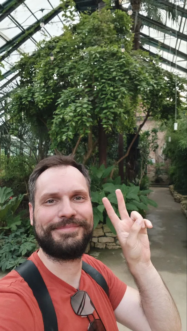 ❤️‍🔥УРА! 13 мая отмечаем День рождения любимого куратора Субтропической оранжереи и коллекций растен