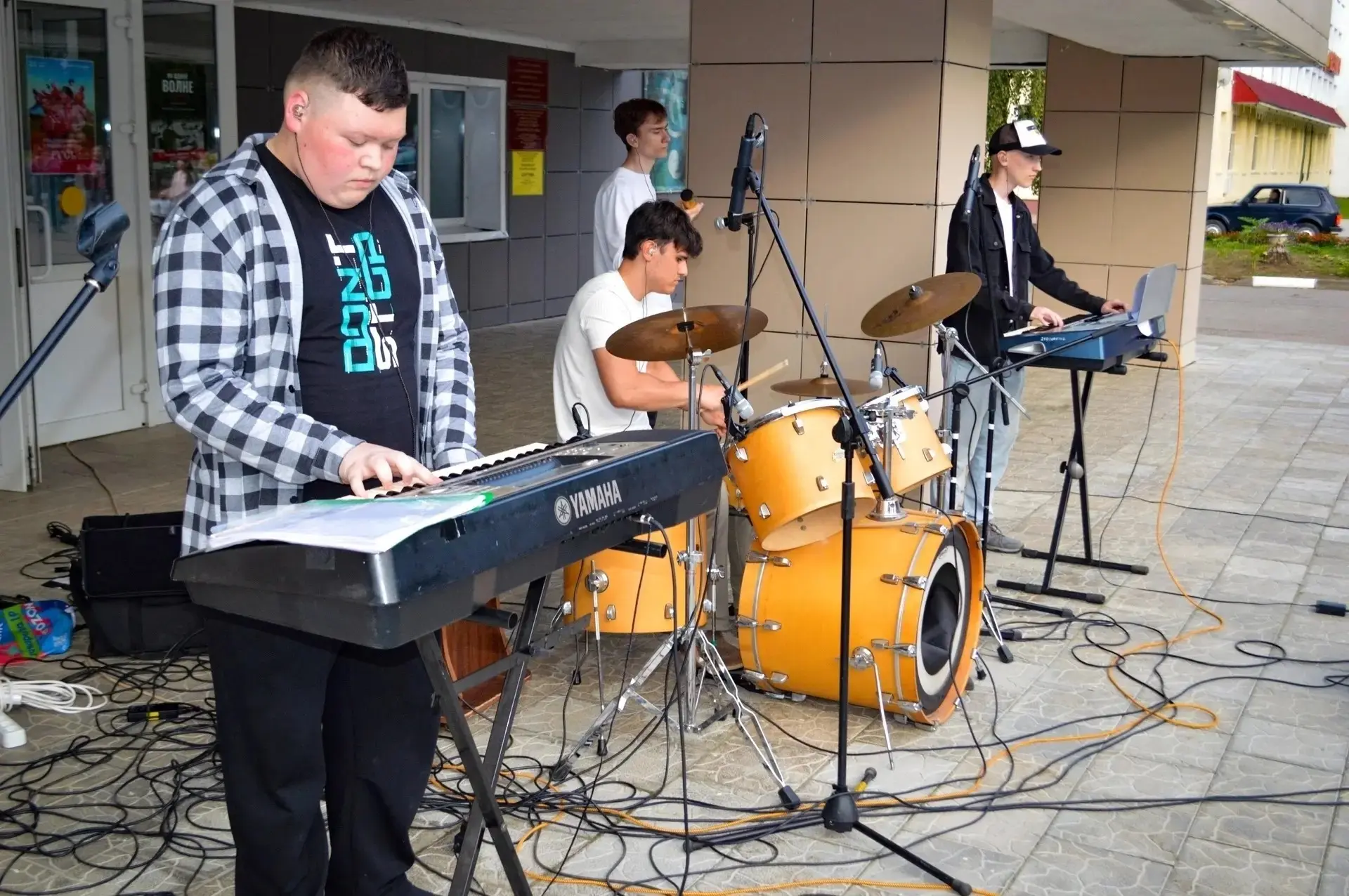 🎸 В Вязниках лето проводили под живую музыку