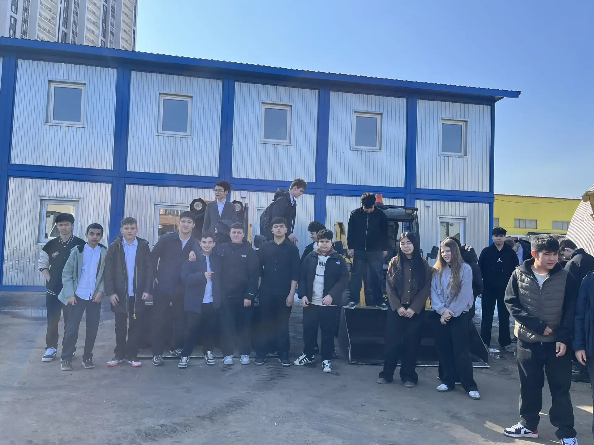🚛 За кулисами чистоты: как активисты Движения Первых познакомились с работой «Спецтранса»  🇷🇺 В рамк
