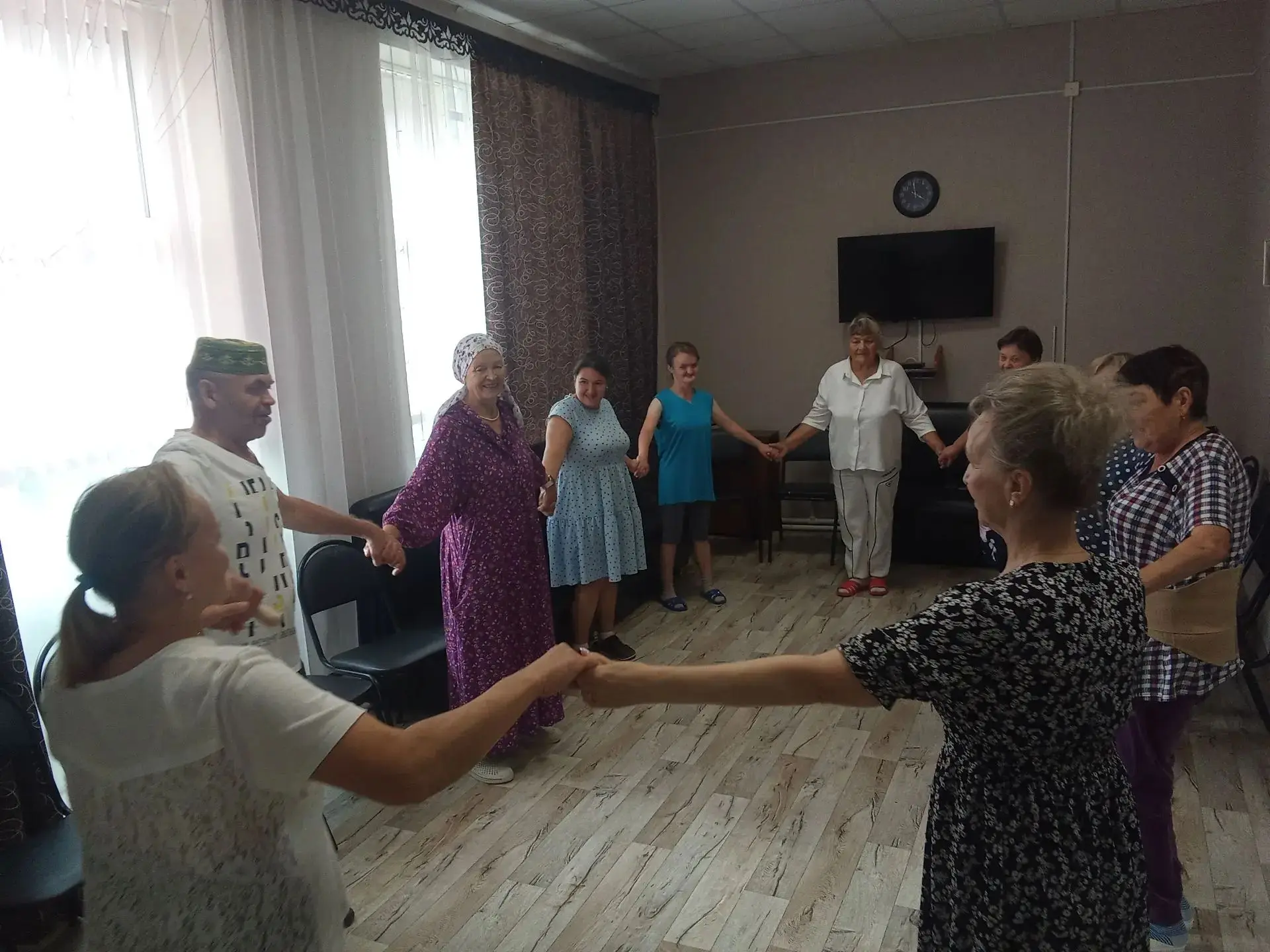 🌀 Хоровод — это не просто танец, это круг единства: в нём нет ни первых, ни последних,...