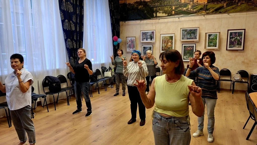 👉Быстрота и ловкость рук

👯‍♀18 июня «серебряный» волонтер Вера Гырлина провела для участников про