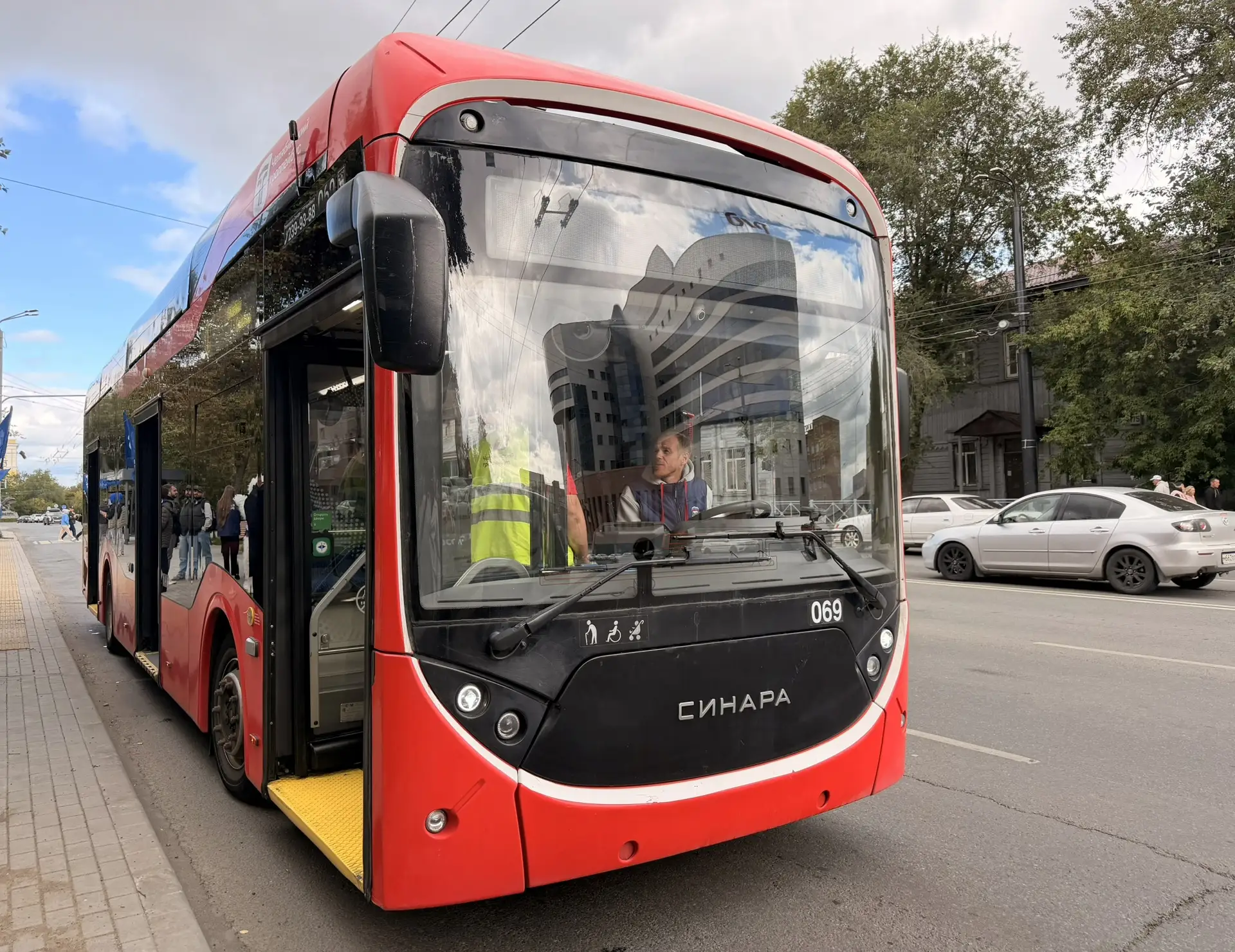 🚌 Депутаты «Единой России» знакомятся с обновлённым маршрутом №17