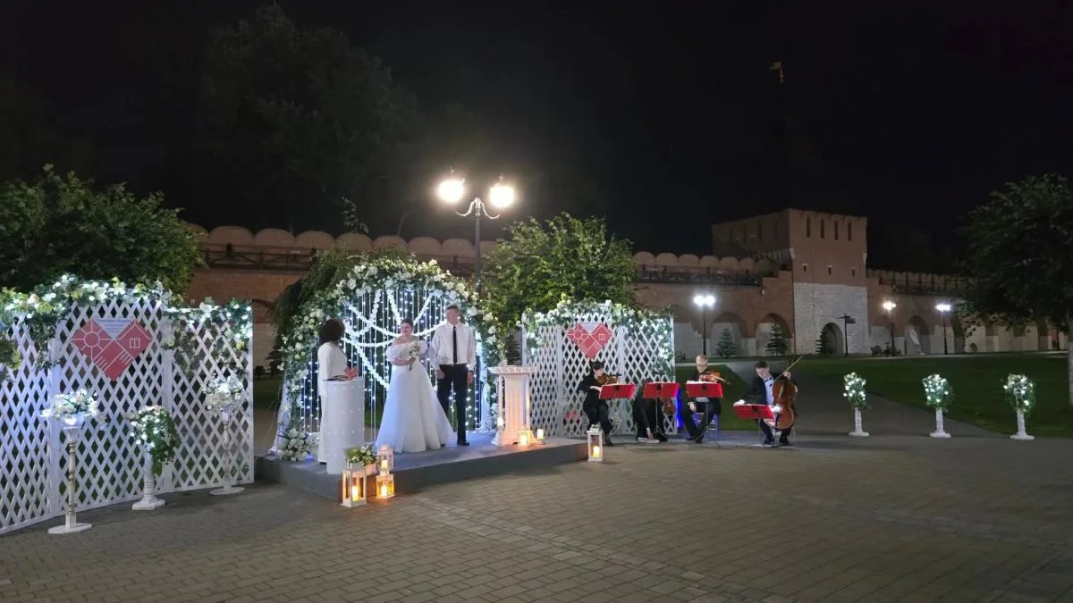 Дмитрий Миляев: Тульский кремль сегодня наполнен свадебной атмосферой