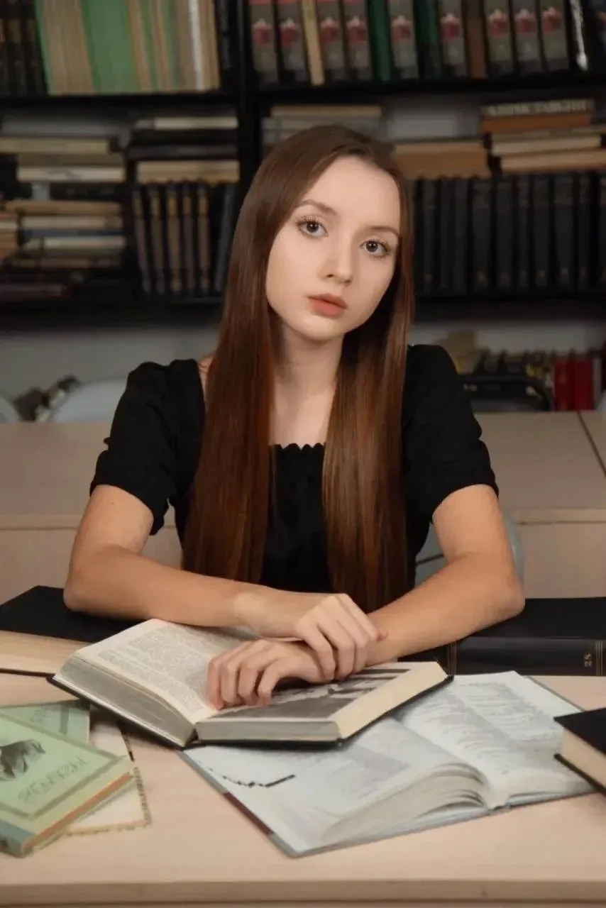 👏 Оксана Романенко, выпускница Еврогимназии, набрала 100 баллов на ЕГЭ по русскому языку

Оксана — 