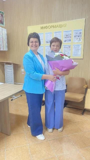 «40 лет заботы и преданности делу: провожаем на пенсию Светлану Николаевну Логинову».