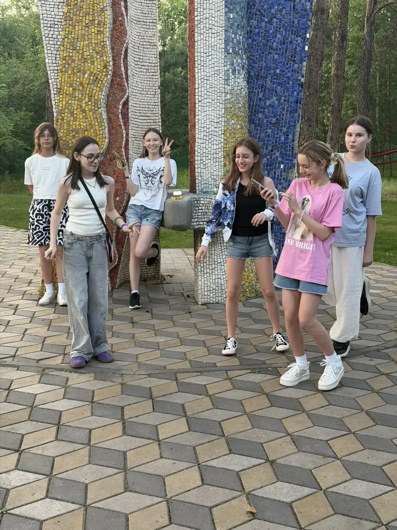 6 «В» класс замечательно провел выходные в оздоровительном центре «Циолковский». Играли в Мафию, бег