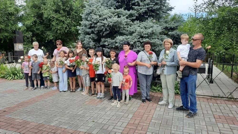 Сегодня, 22 июня, в День памяти и скорби, у братской могилы  х.Заливский состоялась торжественно-тра