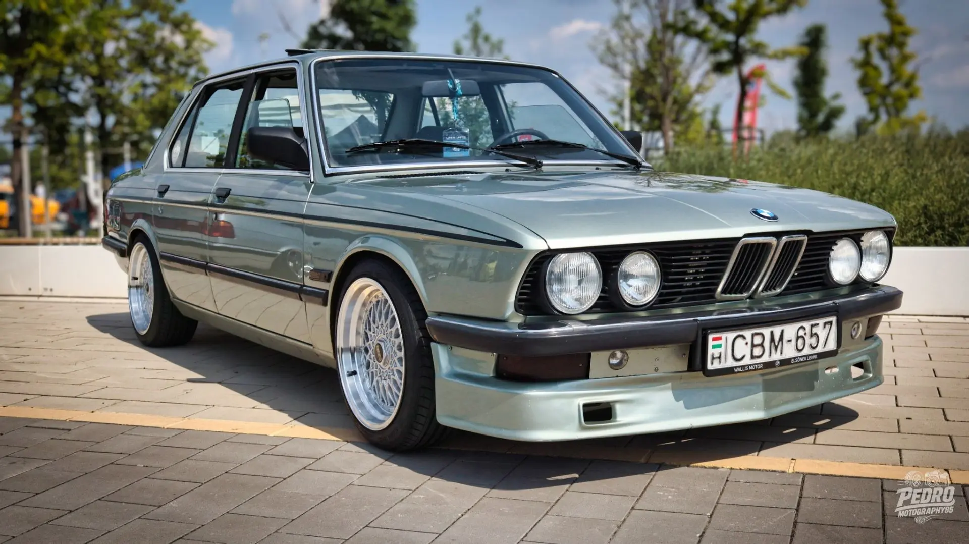BMW 5-Series E28