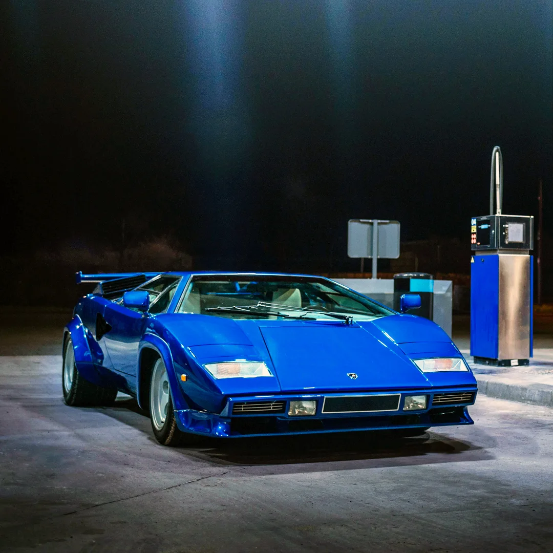 Великий и ужасный Lamborghini Countach с опциональным задним антикрылом в модификации "...