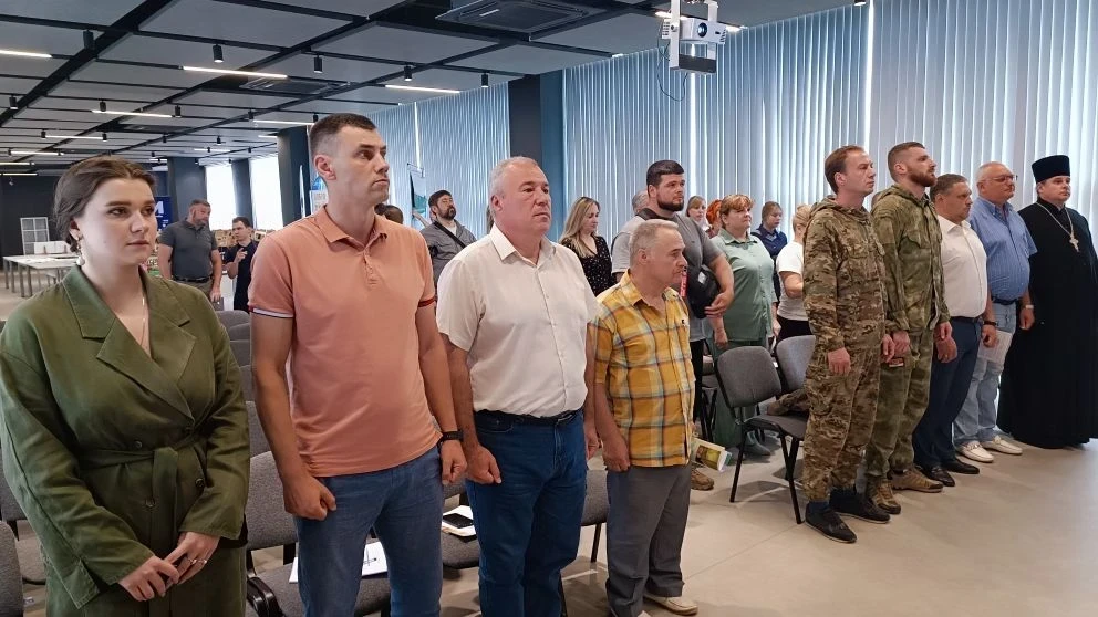 Поучаствовал в качестве члена жюри Международного литературно-художественного конкурса для ребят «Гр