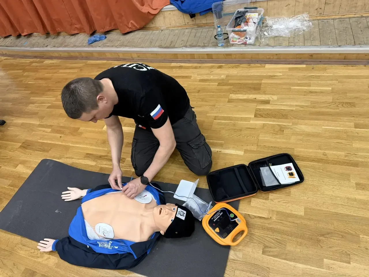 🚑 Учения по оказанию первой помощи: школьники учатся спасать жизни  В нашей школе прошли практически