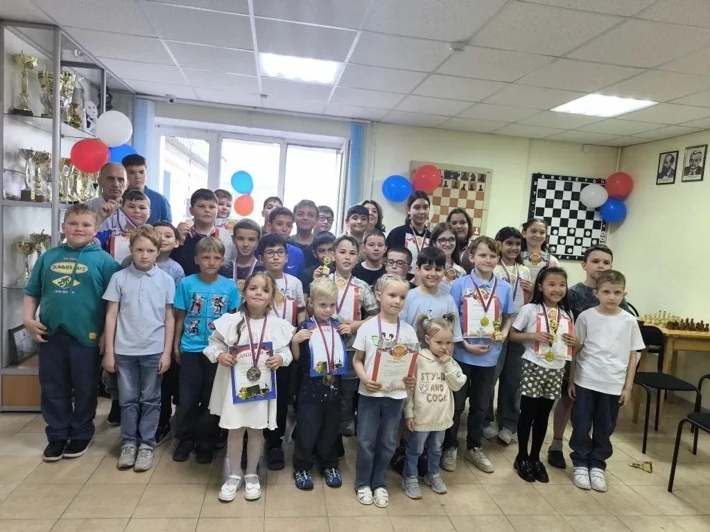 ♟️01 июня в шахматно-шашечном клубе Спортивной школы "Олимп" прошёл турнир по быстрым ш...