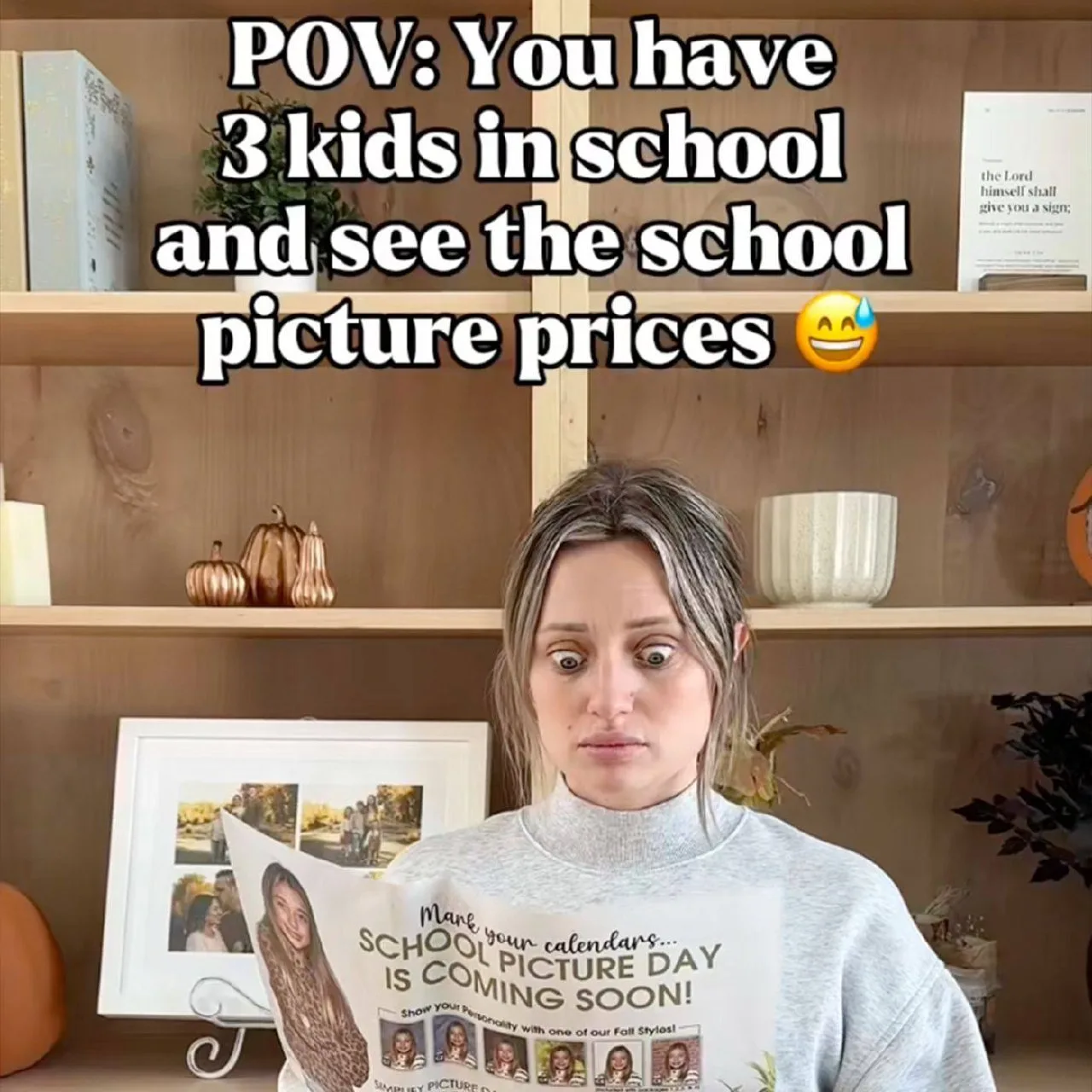 Вместо оплаты услуг фотографов, некоторые родители теперь генерируют школьные портреты ...