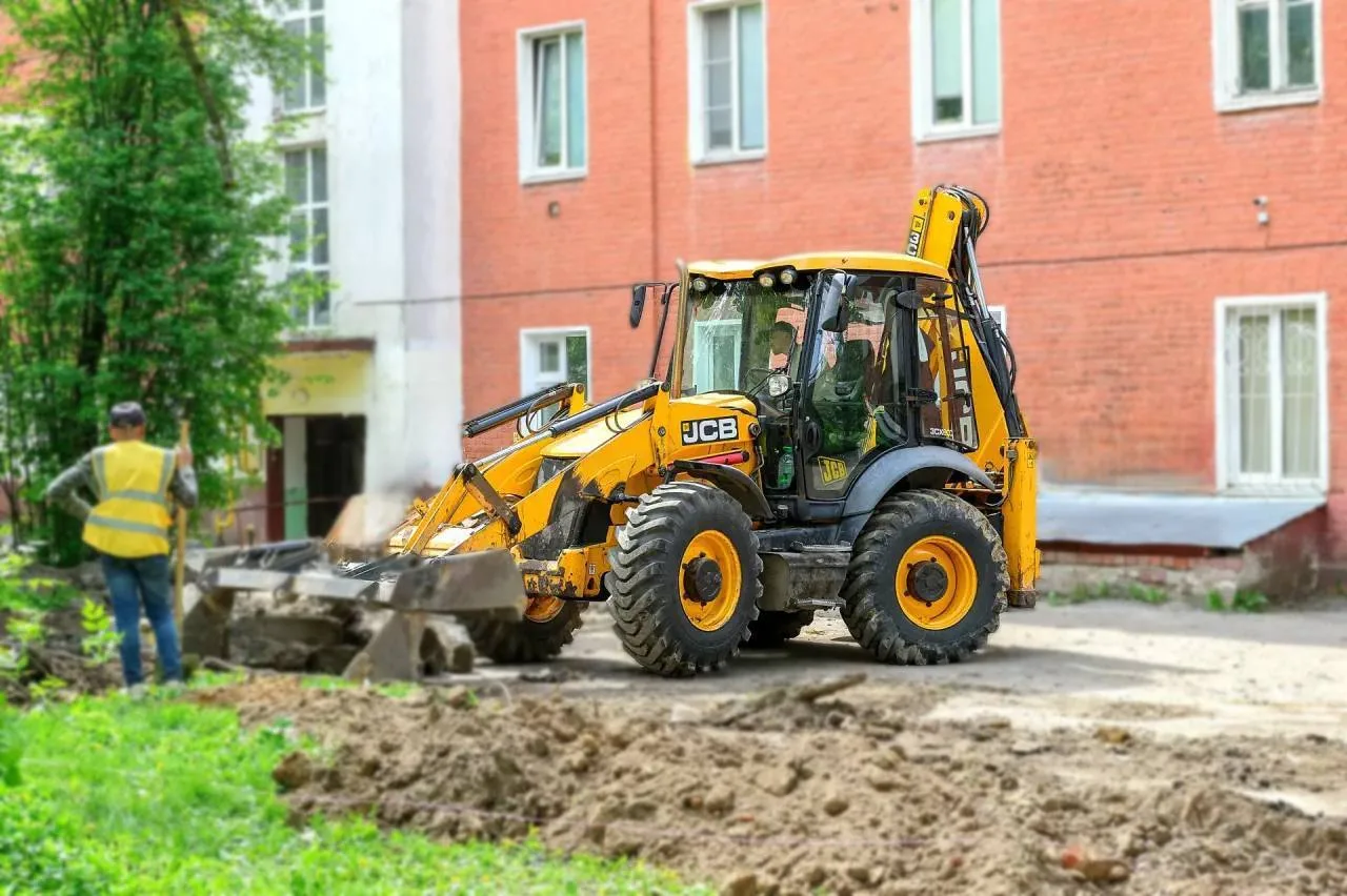 🛠 В Подольске на улице Литейной около дома №3 начали благоустраивать дворовую территорию   На данный