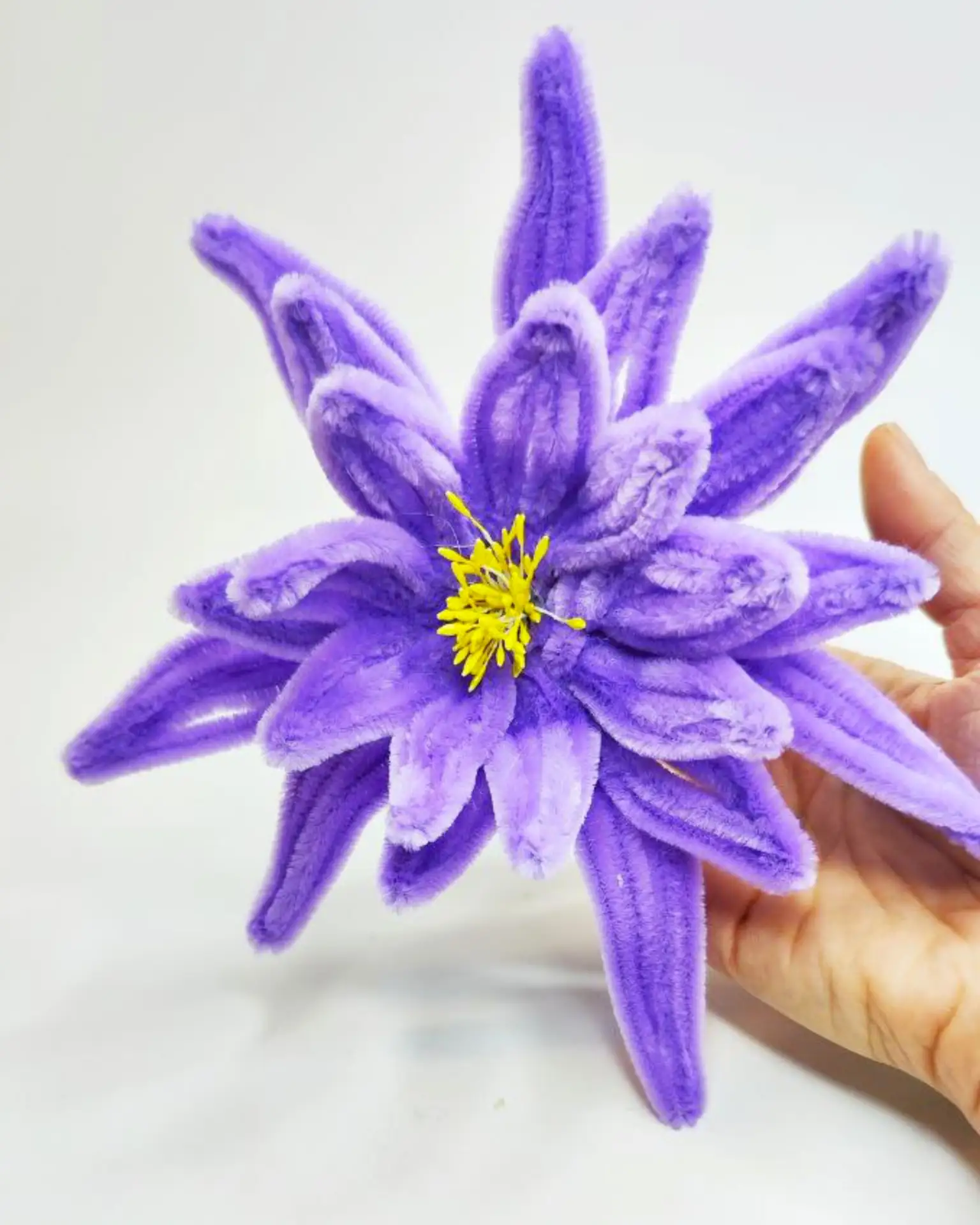 💜 Астры из синельной проволоки 💜  Астра поражает своим разнообразием 🌸 Бывают мелколепестковые и кру