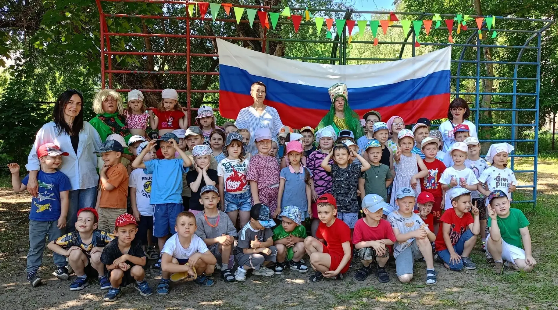 В преддверии Дня России в нашем детском саду прошло увлекательное  мероприятие «Мы живём в России», 