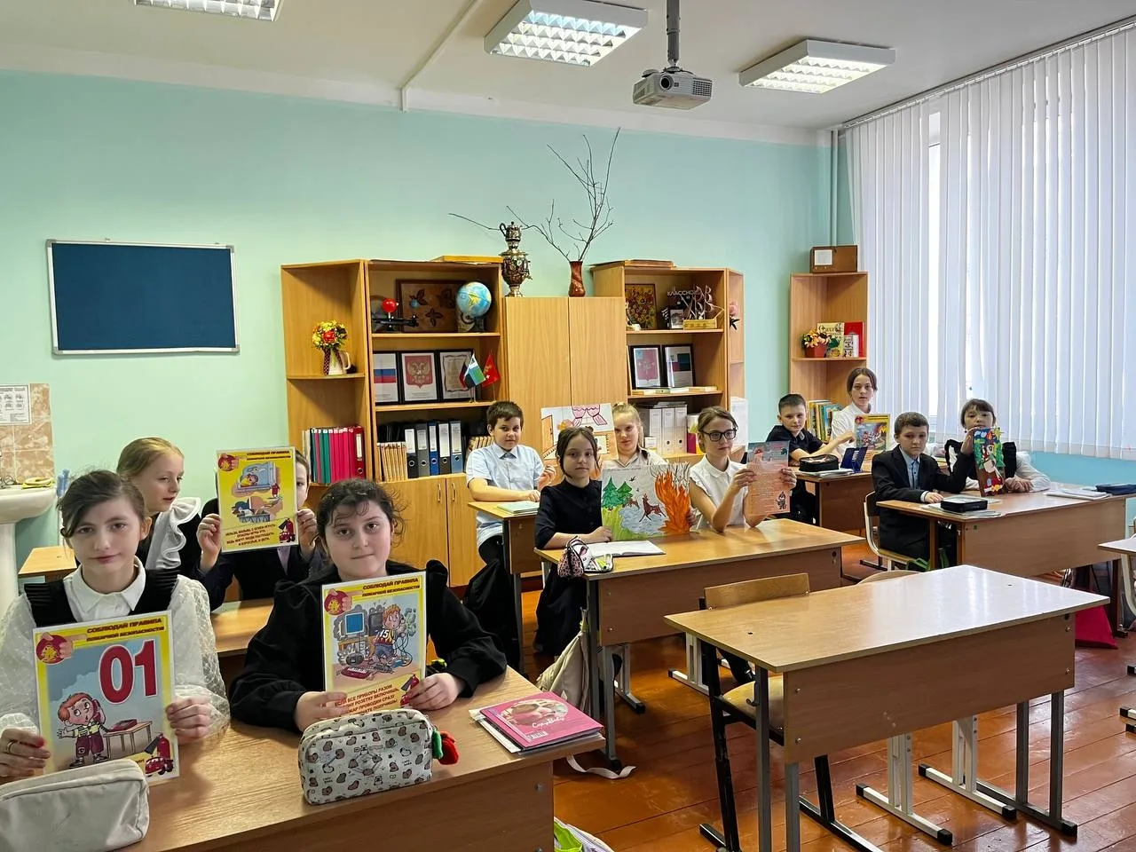 🚨 Месячник безопасности 🚨  💡Урок электробезопасности💡    Сегодня в 4 «В» прошёл очень увлекательный 